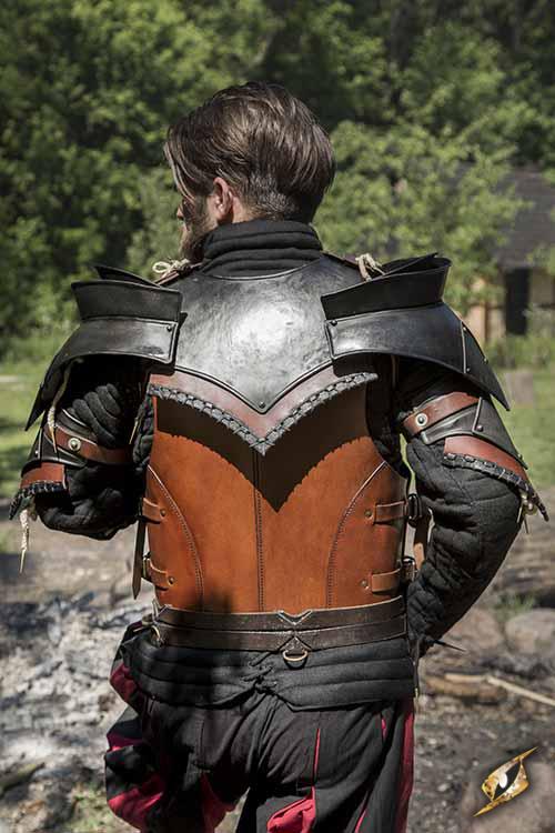 Rogue Kragen und Schultern