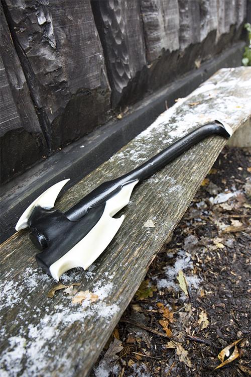 Dark Elven Axe 67 cm Black/White