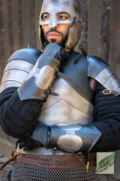 Outrider Armour Set Steel