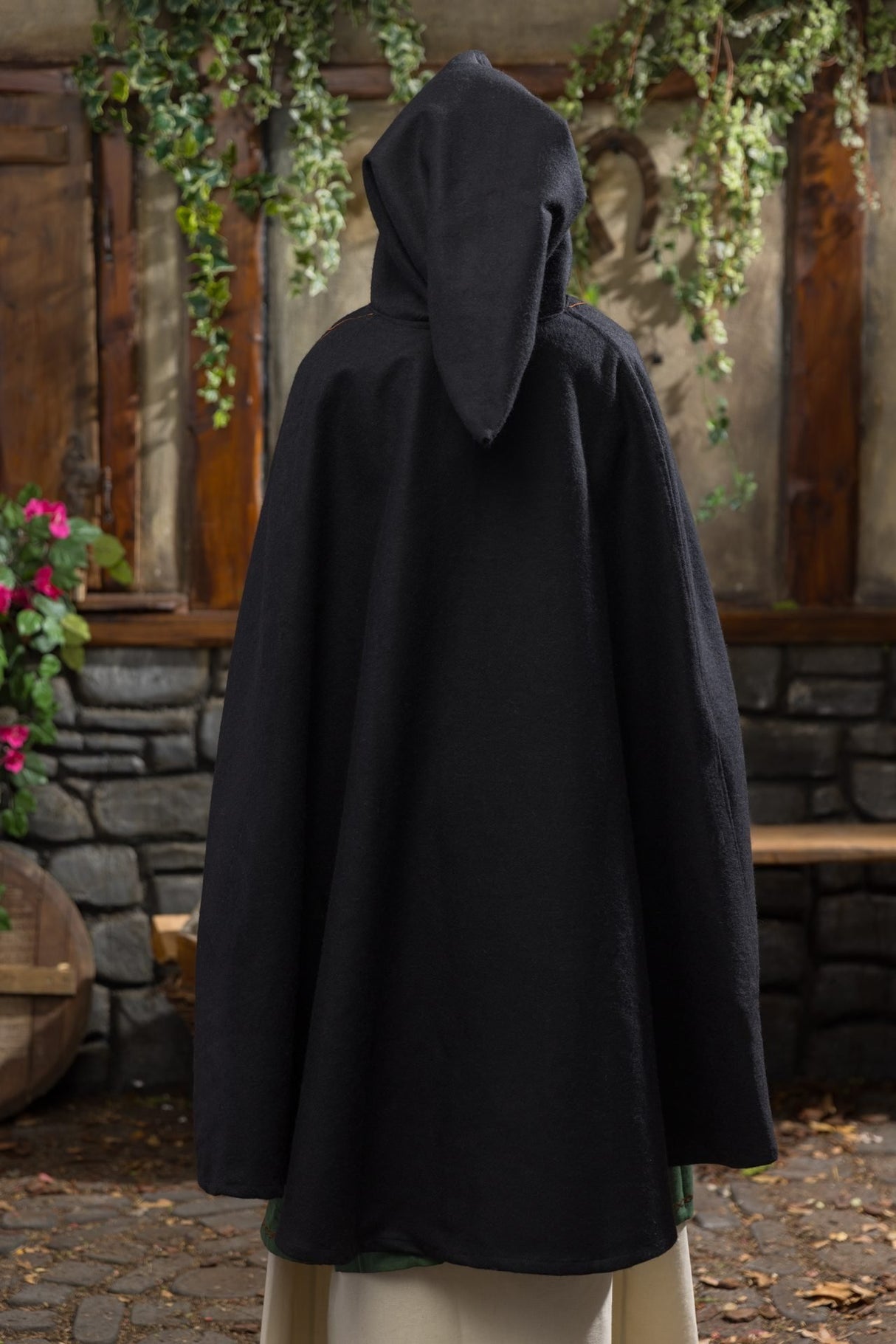 Cape Aric Black
