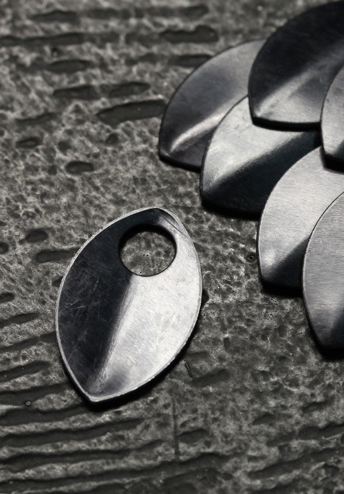 Medium Scales 28mm Black