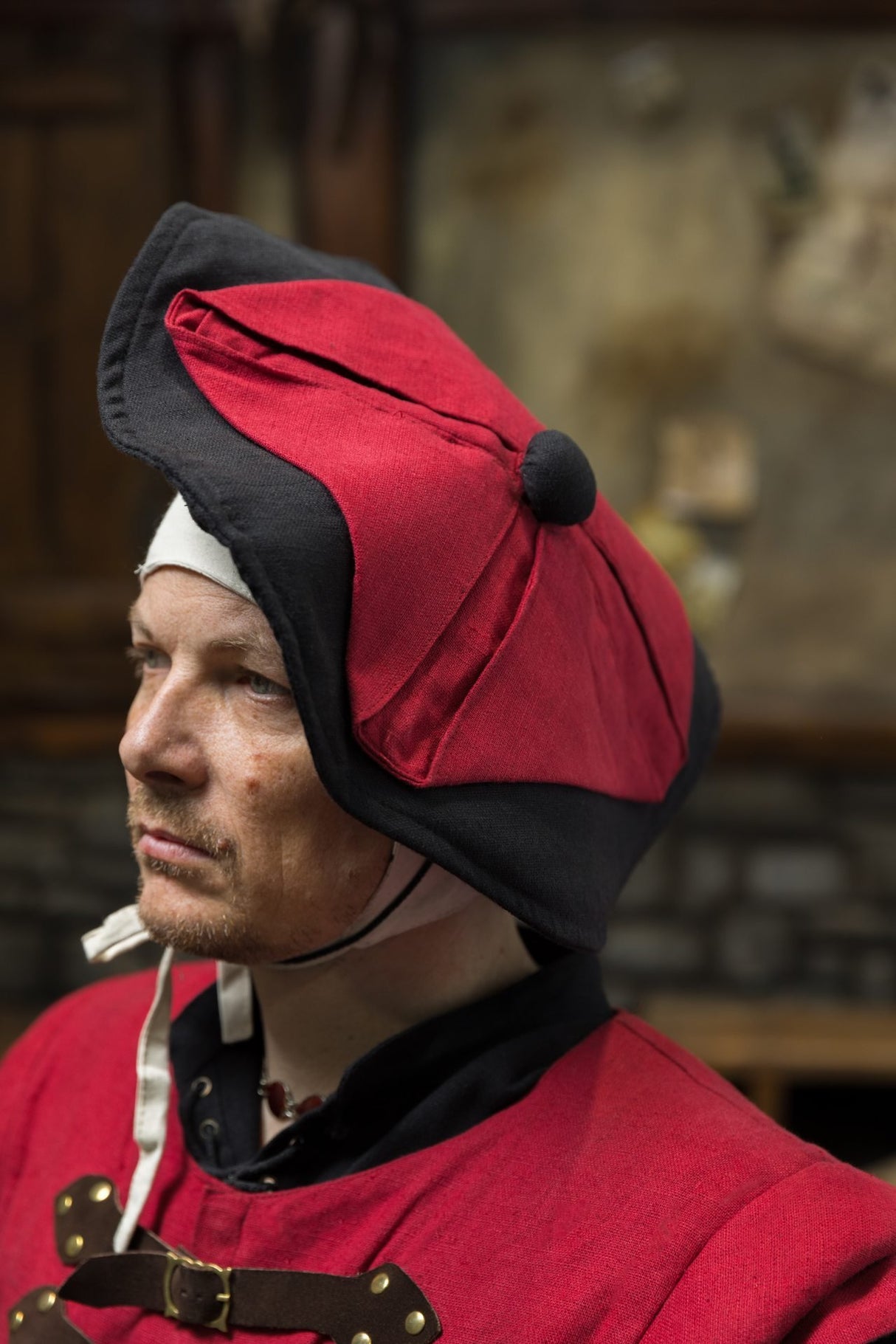 Warhammer Armoury Imperial Hat Type C Black/Dark Red