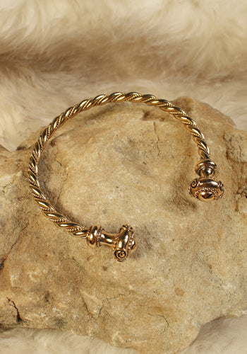 Keltischer Frauenarmreif, bronze