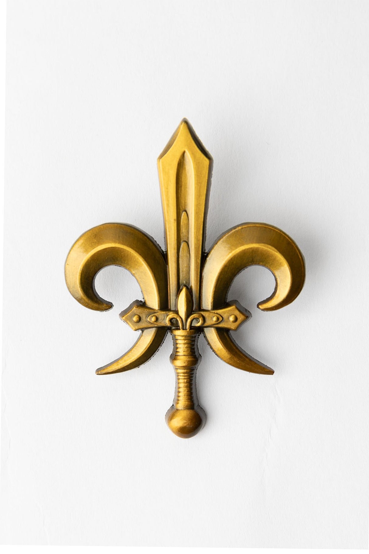 Bretonnian Fleur de Lys Pin