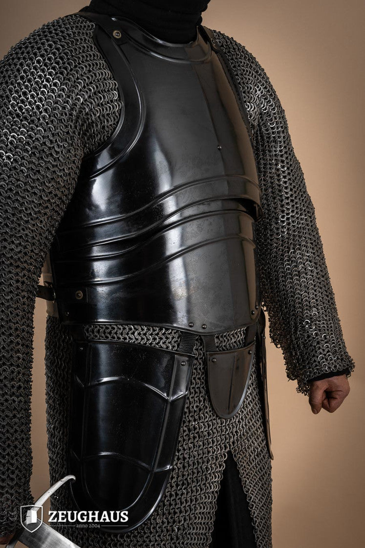 Küraß Warrior mit Beintaschen Brüniert