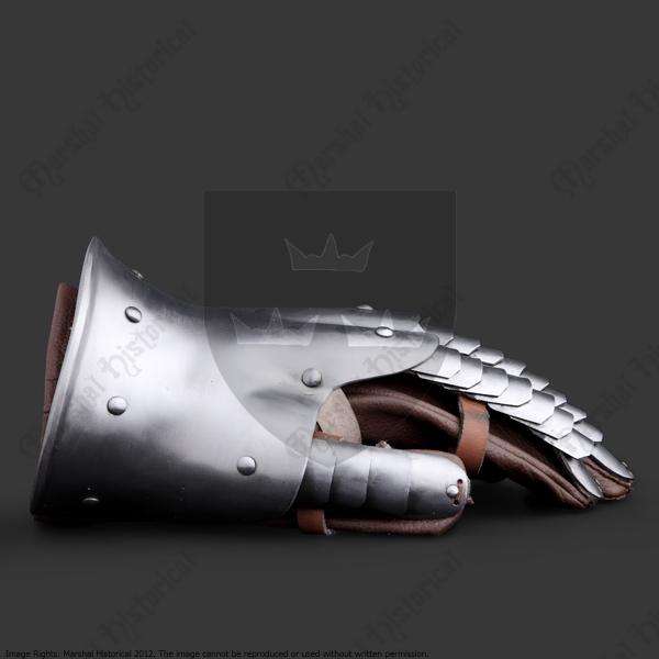 Gauntlets 1350-1415