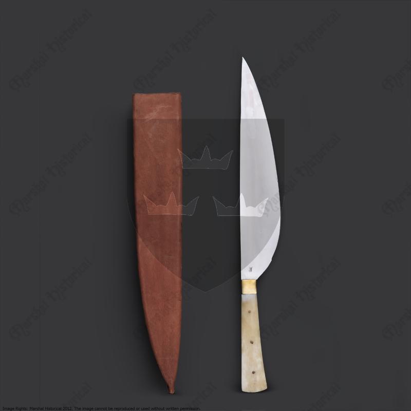 Serving Messer Knochen