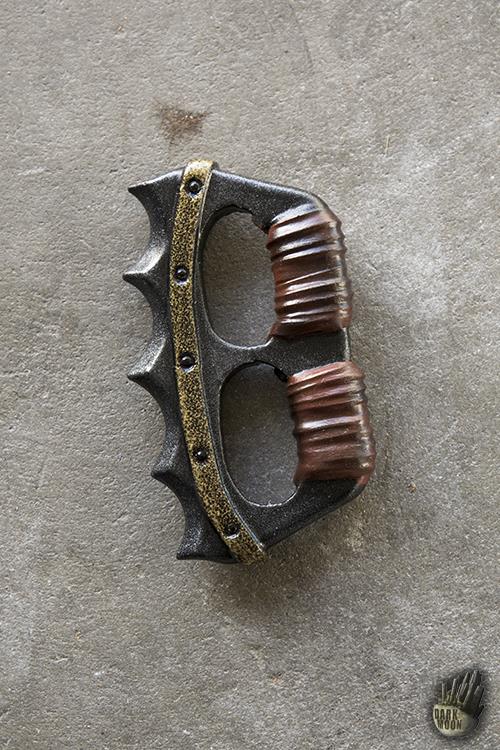 Dark Moon Nuckleduster 14 cm Schwarz/Braun