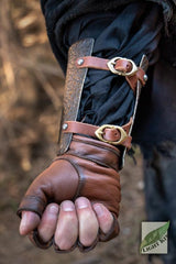 Barbarische Armschienen