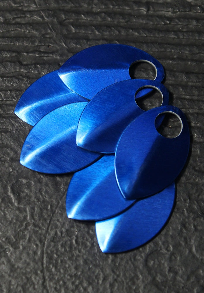 Scales Aluminium Medium, blau