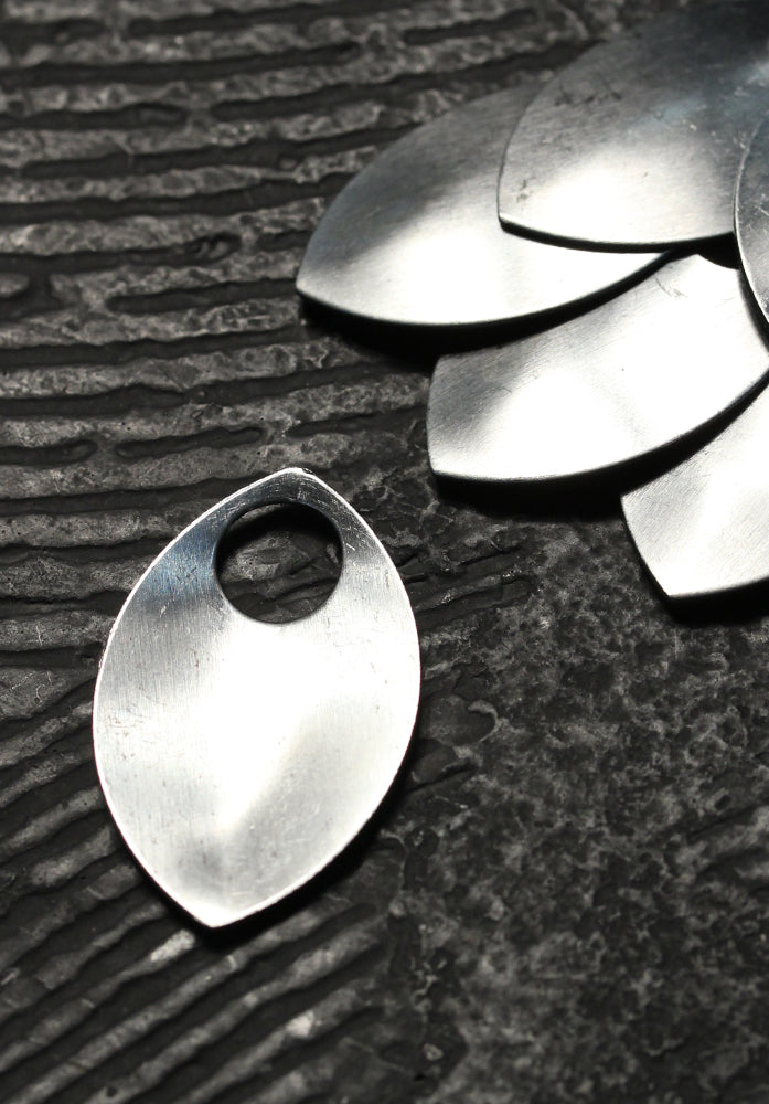 Scales Stahl Groß