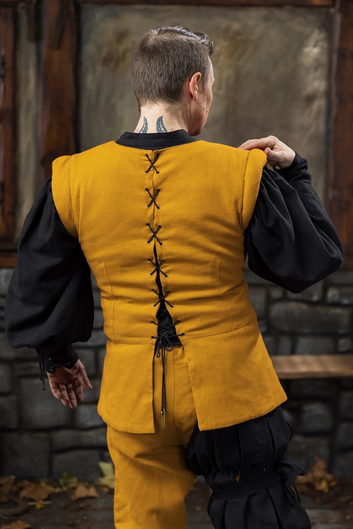Warhammer Armoury Imperial Doublet Type B Yellow