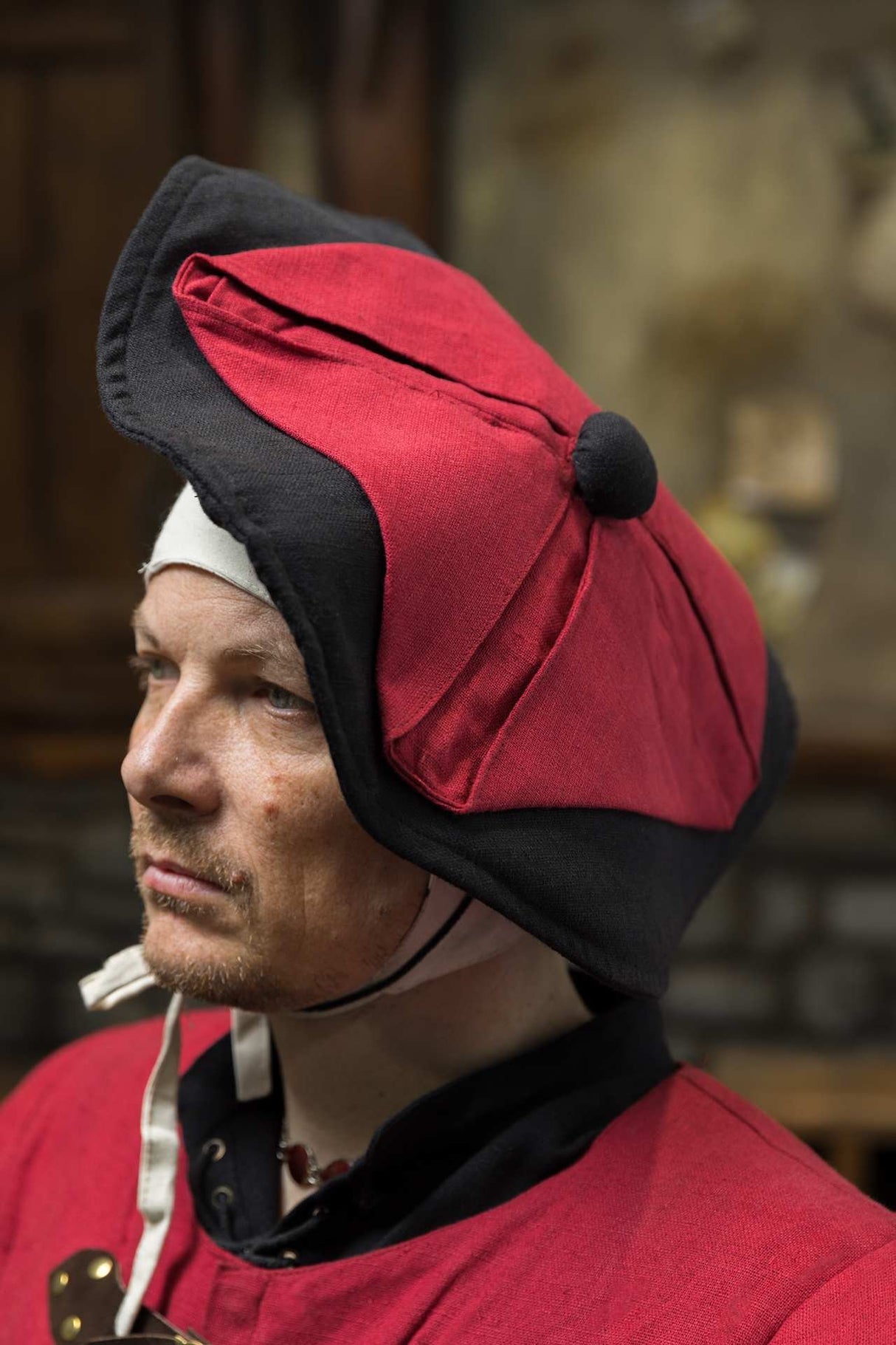 Warhammer Armoury Imperial Hat Type C Black/Dark Red