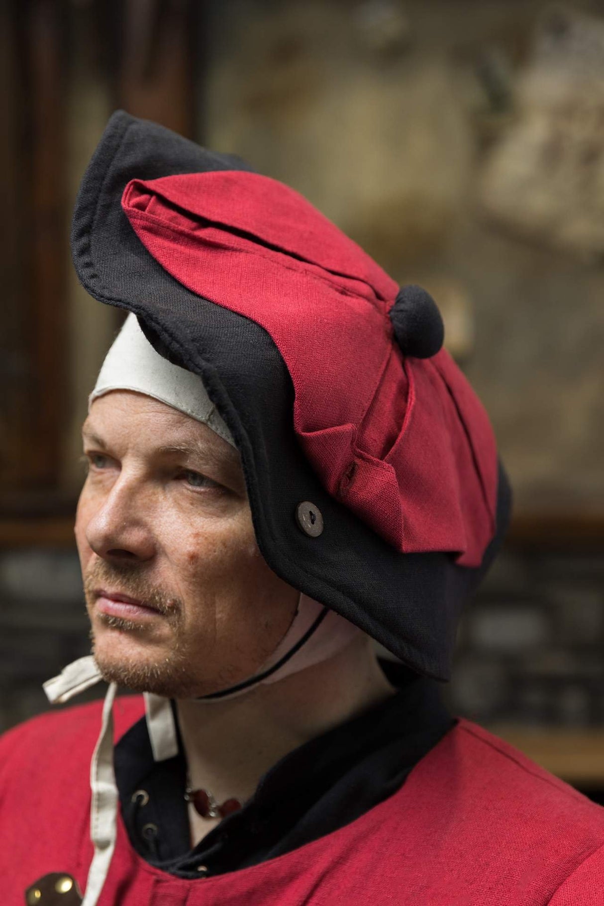 Warhammer Armoury Imperial Hat Type C Black/Dark Red