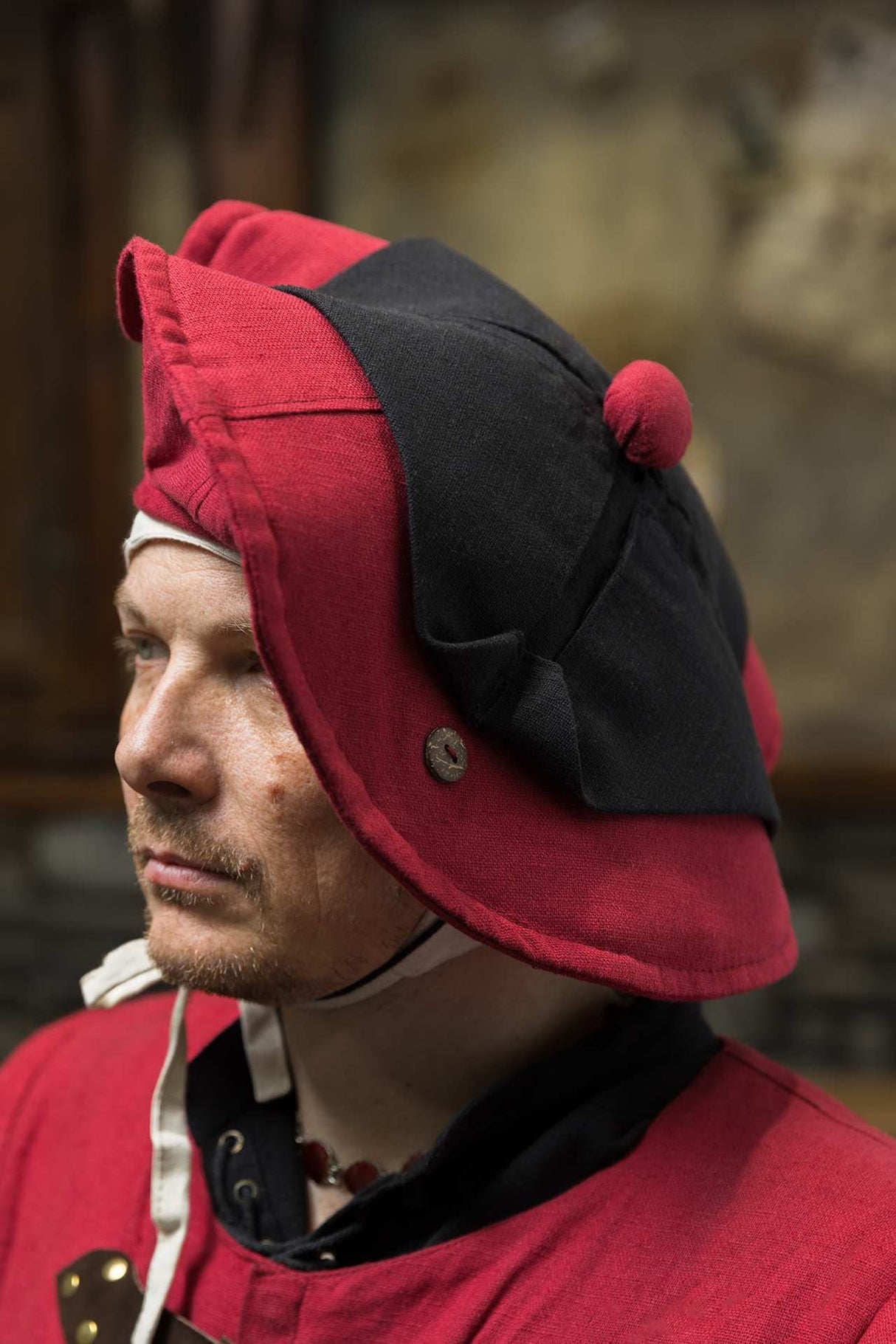 Warhammer Armoury Imperial Hat Type C Dark Red/Black