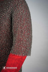Roundring Riveted Chainmail Haubergeon 8 mm steel oiled B-Stock