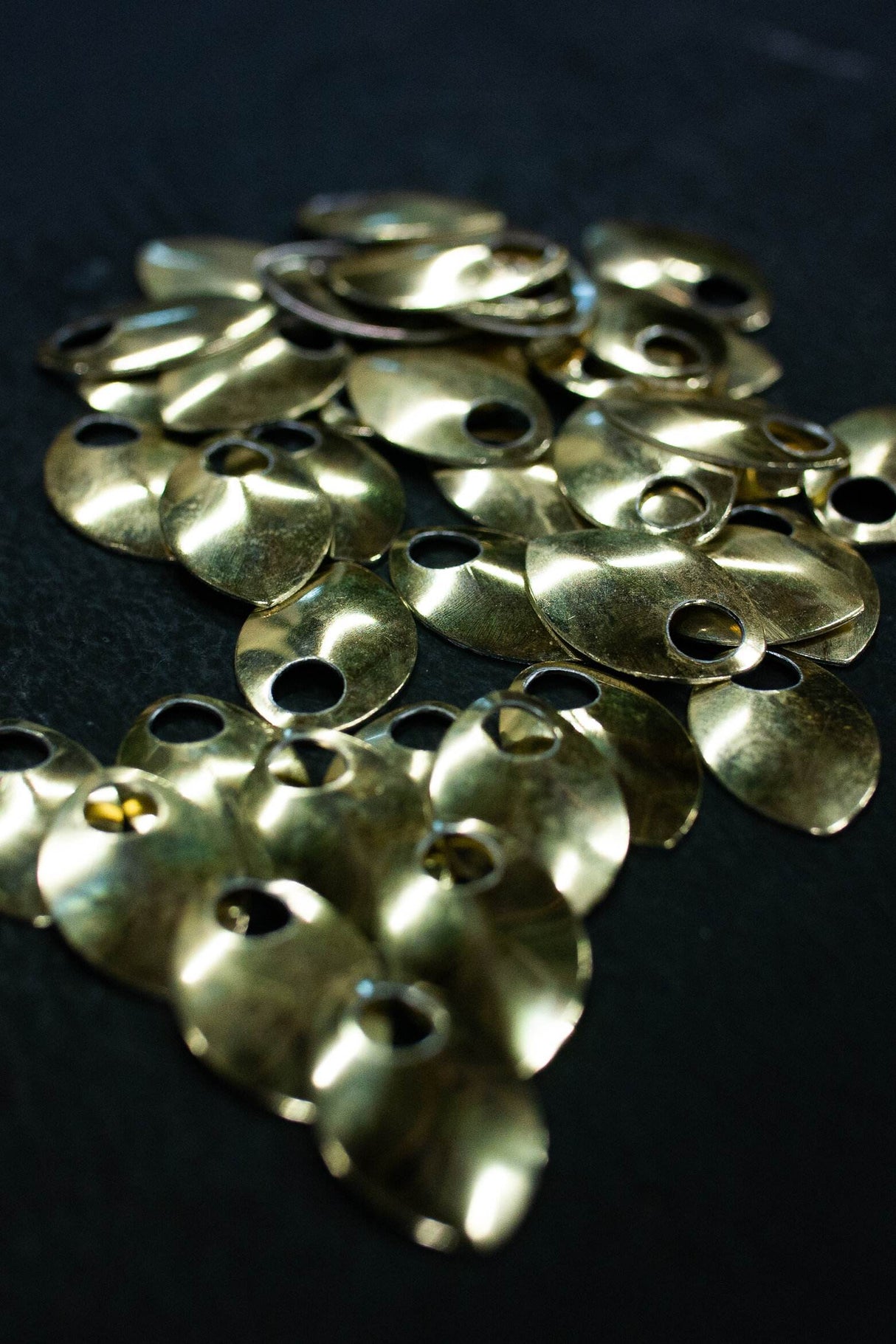 Small Scales 23mm Shiny Gold